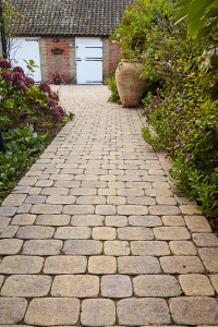 Charming Cobbled Block Paving Driveway Design aura block paving | cobbled pavers | cobbled paving | driveway entrance | driveway design ideas | driveway ideas Garden landscapers Driveway installers Landscapers in essex Garden designers Paving contractors Garden design Paving contractors near me Garden designers near me Garden landscapers near me Elite paving