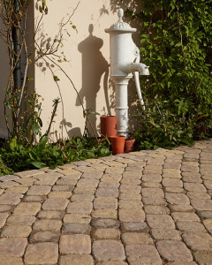 Charming Cobbled Block Paving Driveway Design aura block paving | cobbled pavers | cobbled paving | driveway entrance | driveway design ideas | driveway ideas Garden landscapers Driveway installers Landscapers in essex Garden designers Paving contractors Garden design Paving contractors near me Garden designers near me Garden landscapers near me Elite paving